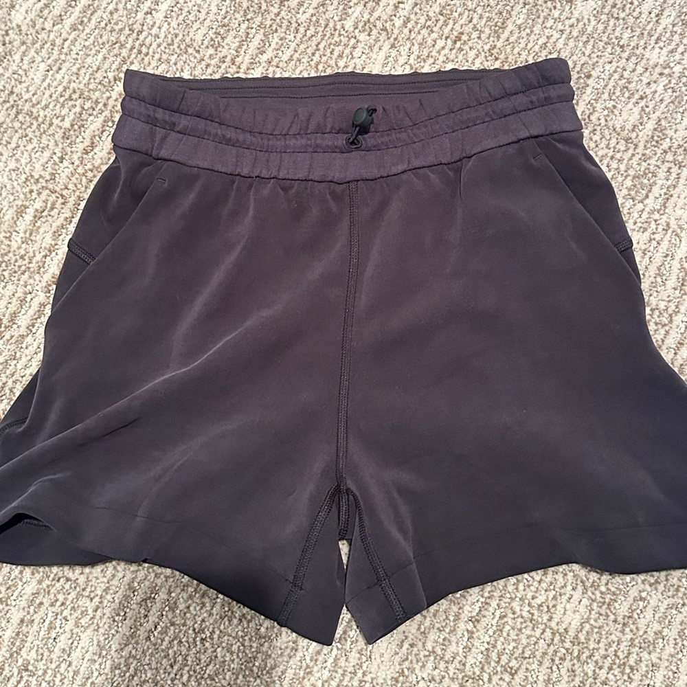 LULULEMON SOFTSTREME SHORTS: Size 2, Navy Blue💙